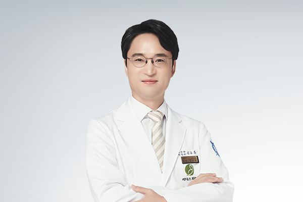 161552694316155269439261_뉴스 사진_김수홍 원장님.png
